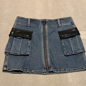 NWT Alice + Olivia Blue Denim Mini Skirt with Black Pockets